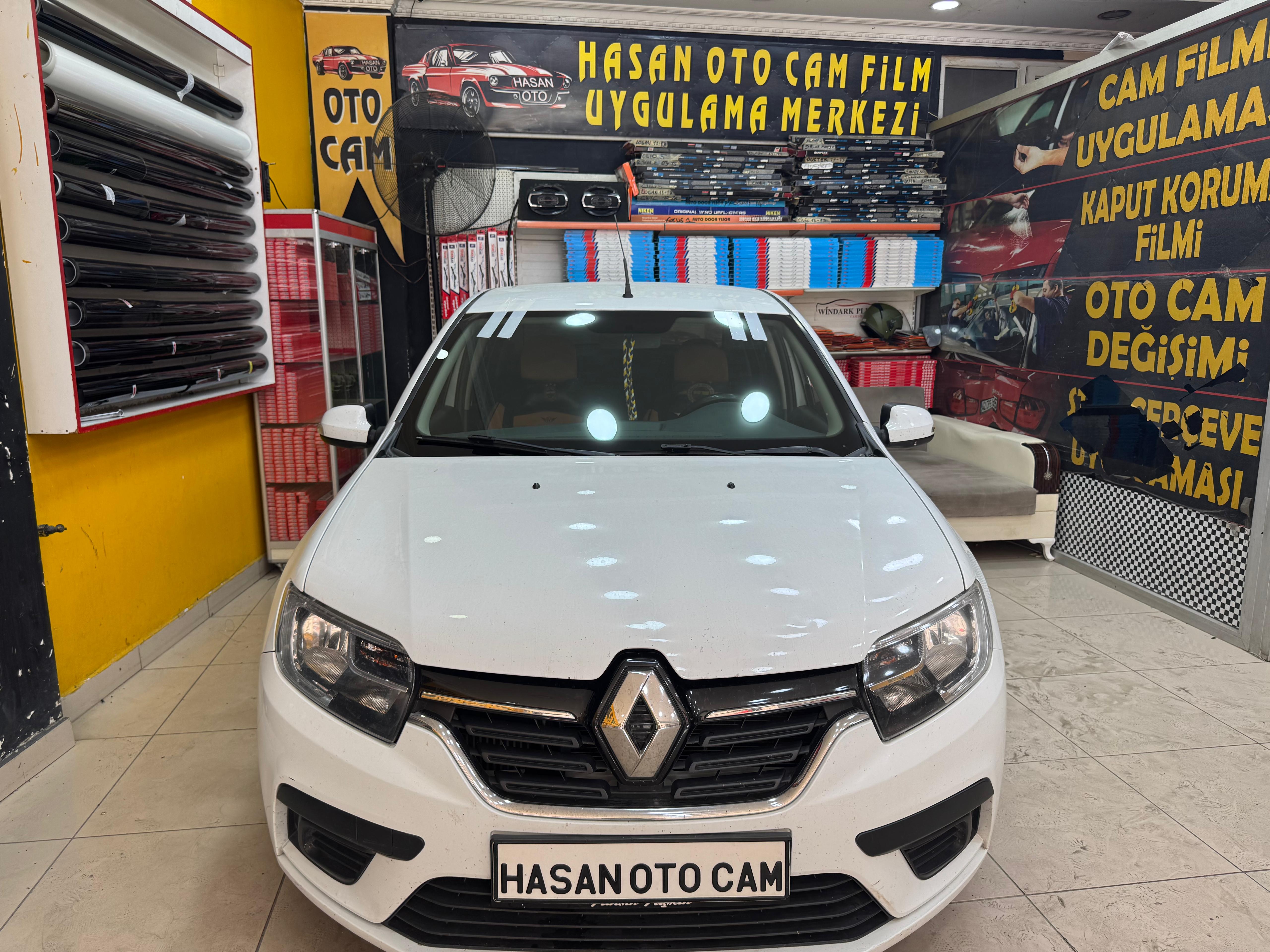 Renault Symbol 12- Ön Cam 5400 TL Montaj Dahil İstanbul