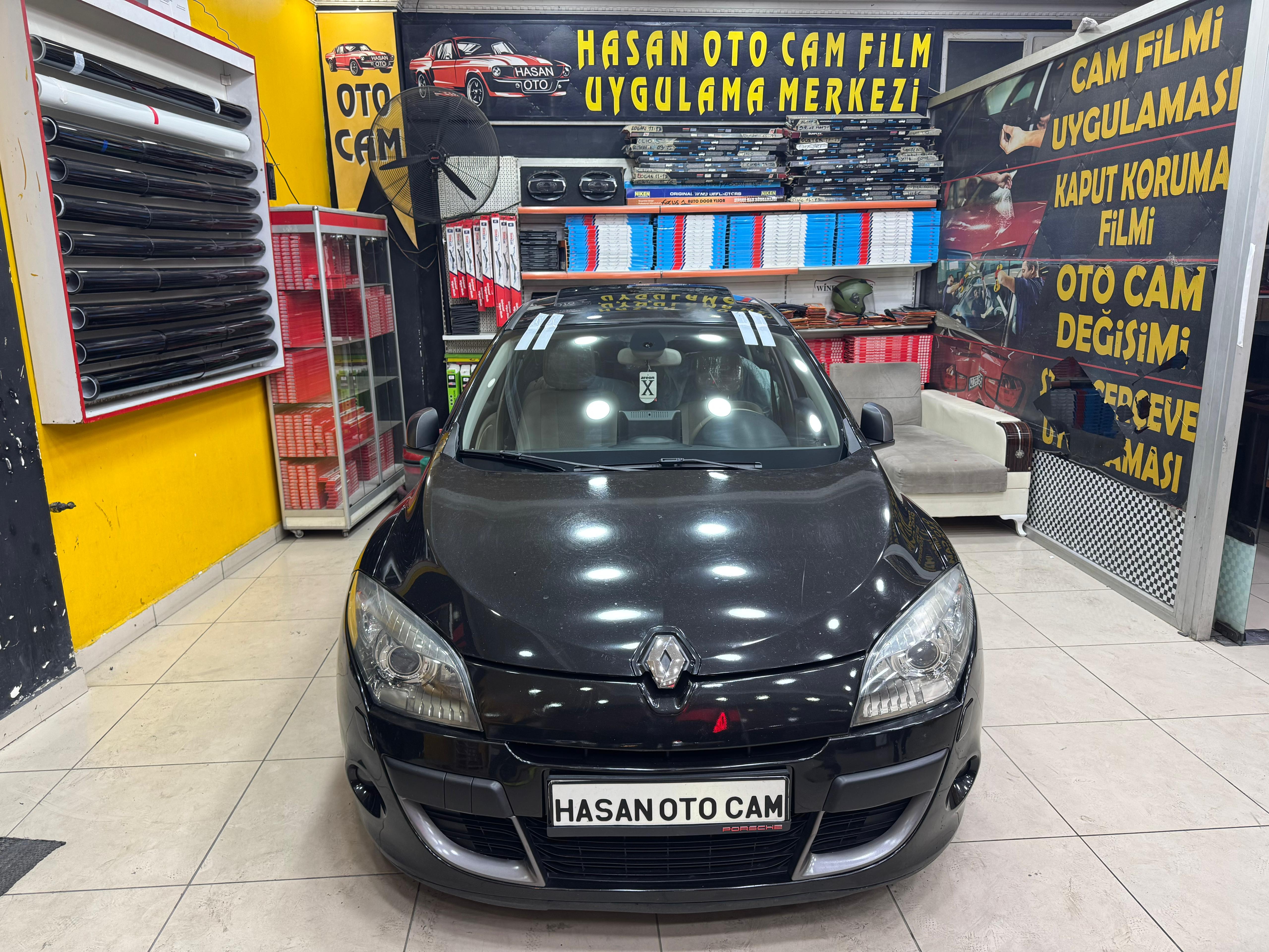 RENAULT FLUENCE ÖN CAM 6200 TL MONTAJ DAHİL İSTANBUL
